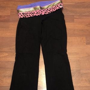 Victoria’s Secret Boot Cut Legging - M